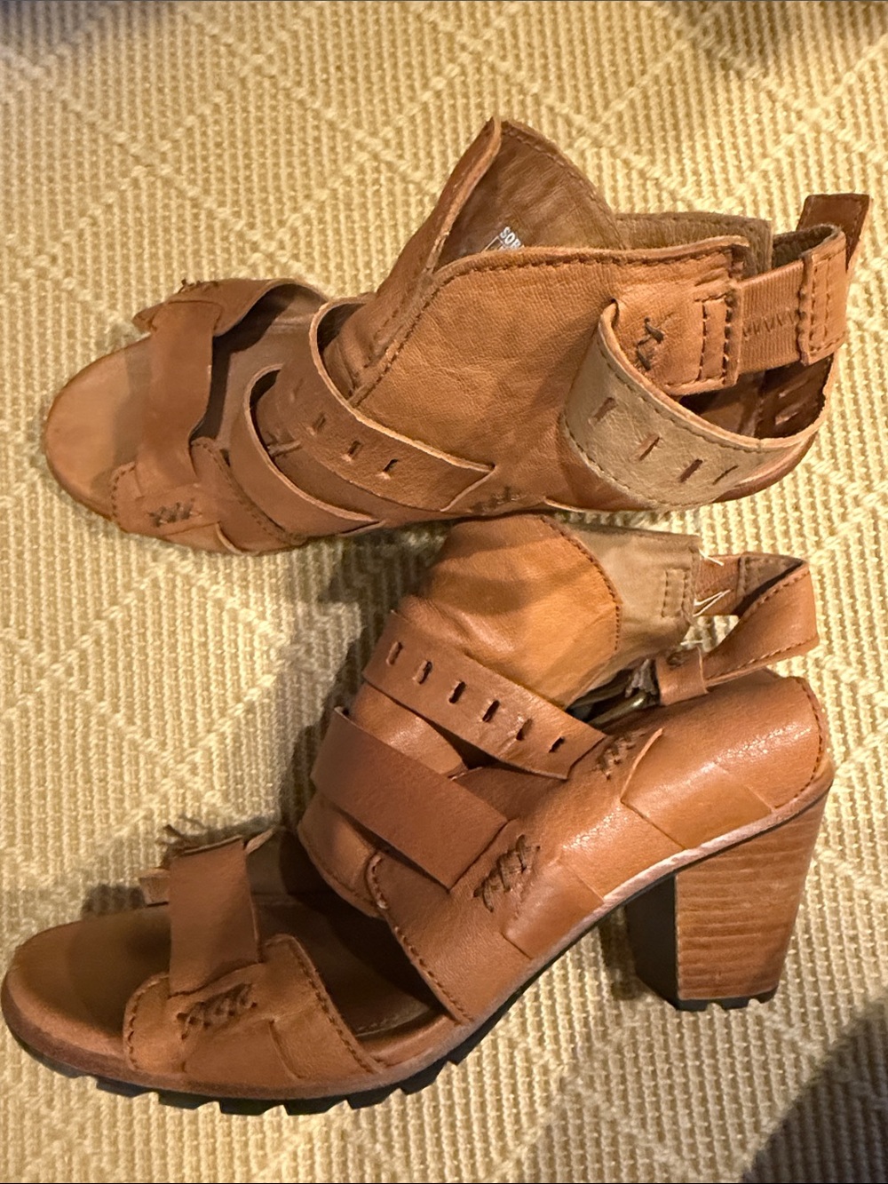 Sorel Brown Leather Strappy Block Heel Sandals size 8